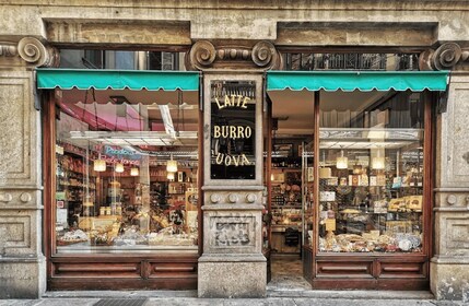 Turin : Visite guidée de la nourriture avec dégustation de chocolat et de v...