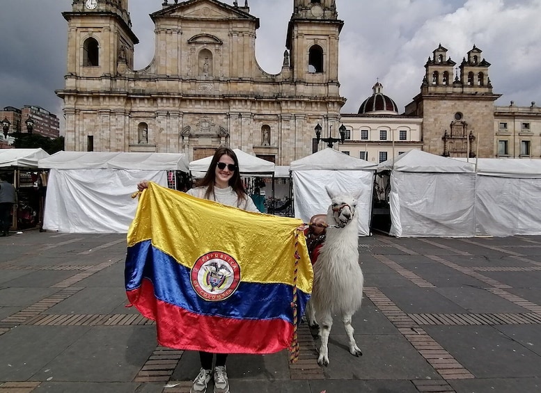 Go up to the iconic viewpoint of Bogotá at night