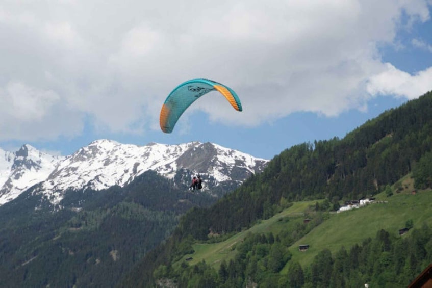 Neustift im Stubaital: Morning Paragliding Experience