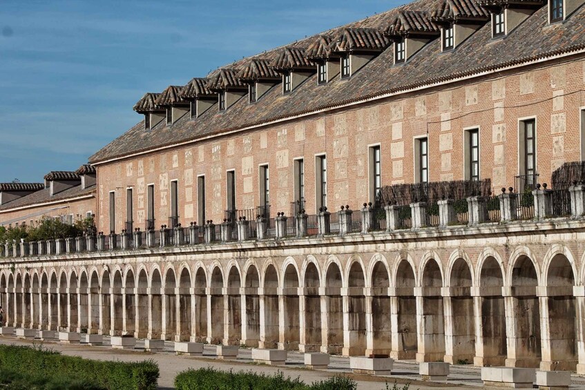 Picture 2 for Activity Aranjuez: City and Gardens Guided Walking Tour