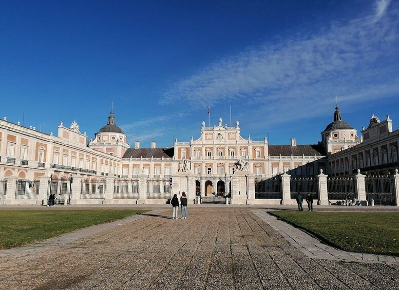 Picture 3 for Activity Aranjuez: City and Gardens Guided Walking Tour