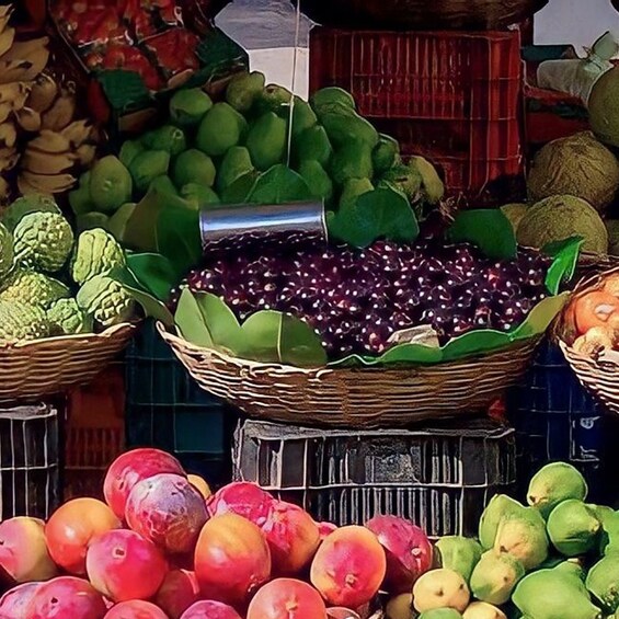 Picture 4 for Activity Exotic Fruit Paloquemao Market Tour