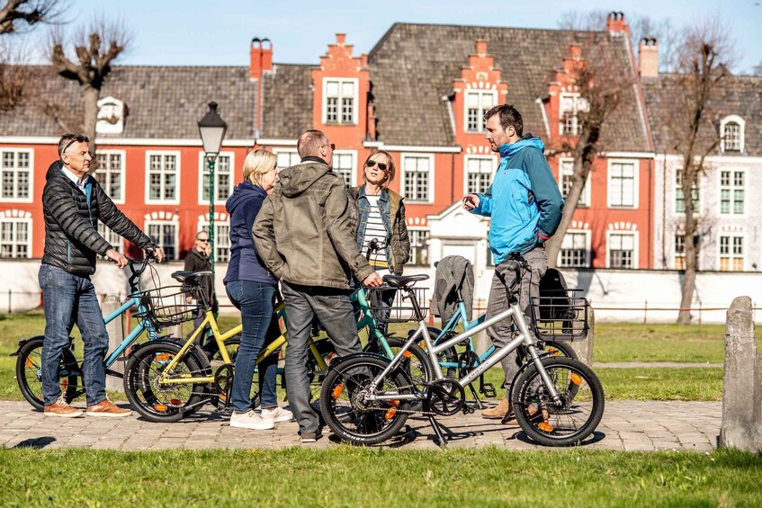 Ghent: Private Guided Bike Tour