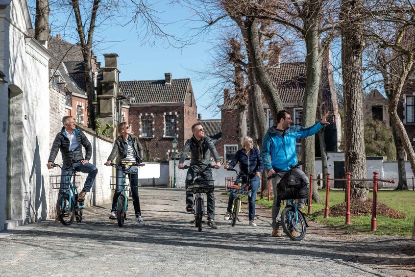 Picture 4 for Activity Ghent: Private Guided Bike Tour