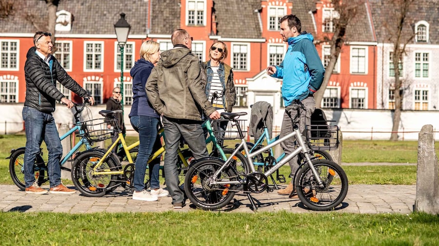 Ghent: Private Guided Bike Tour