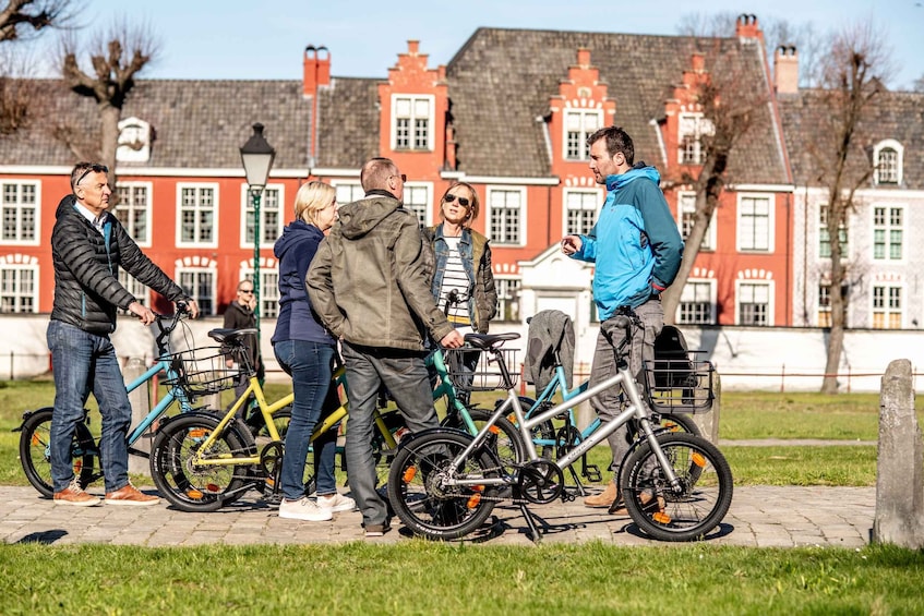 Ghent: Private Guided Bike Tour