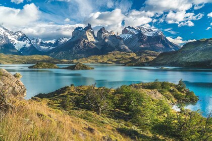 Depuis Puerto Natales : Torres del Paine excursion avec transfert