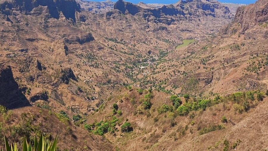 Hiking: From Serra Malagueta to Ribeira Principal