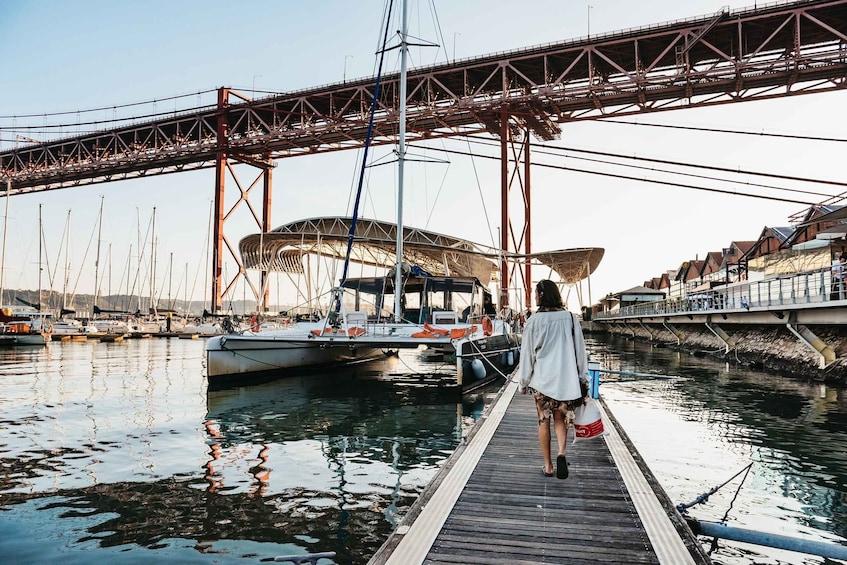 Lisbon: Sunset Catamaran Tour with Music and Drink