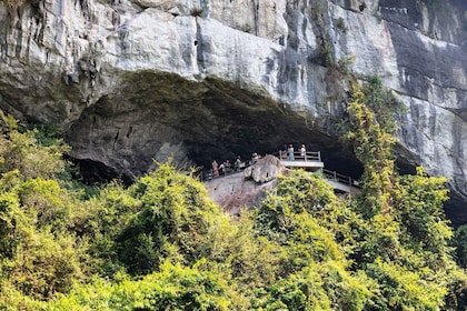 Dari Hanoi: Tur Teluk Ha Long 2 Hari dengan Ninh Binh dan Pesiar