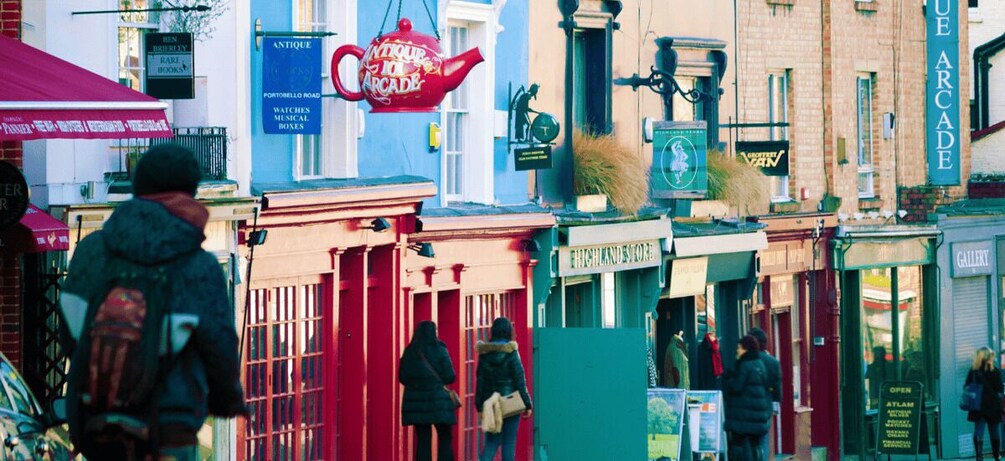 London: Notting Hill Walking Tour with an APP