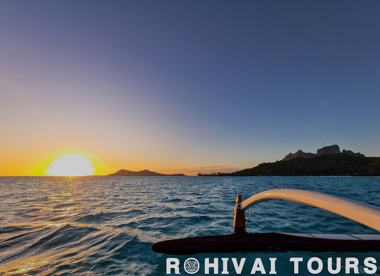 Picture 2 for Activity Bora Bora: Sunset cruise on the lagoon - Shared tour