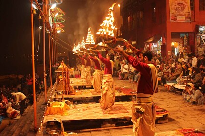 Varanasi: Private Ganztagestour mit Sarnath und Bootsfahrt