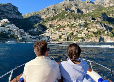 Da Sorrento: Tour in barca privata di Capri e della Costiera Amalfitana