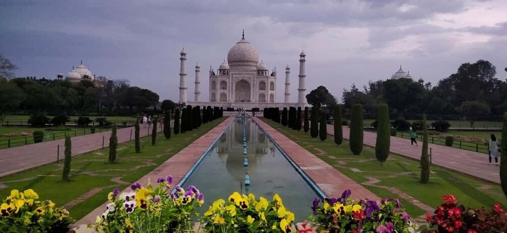 Picture 3 for Activity From Delhi Same Day Taj Mahal Tour by Car ( All Inclusive )