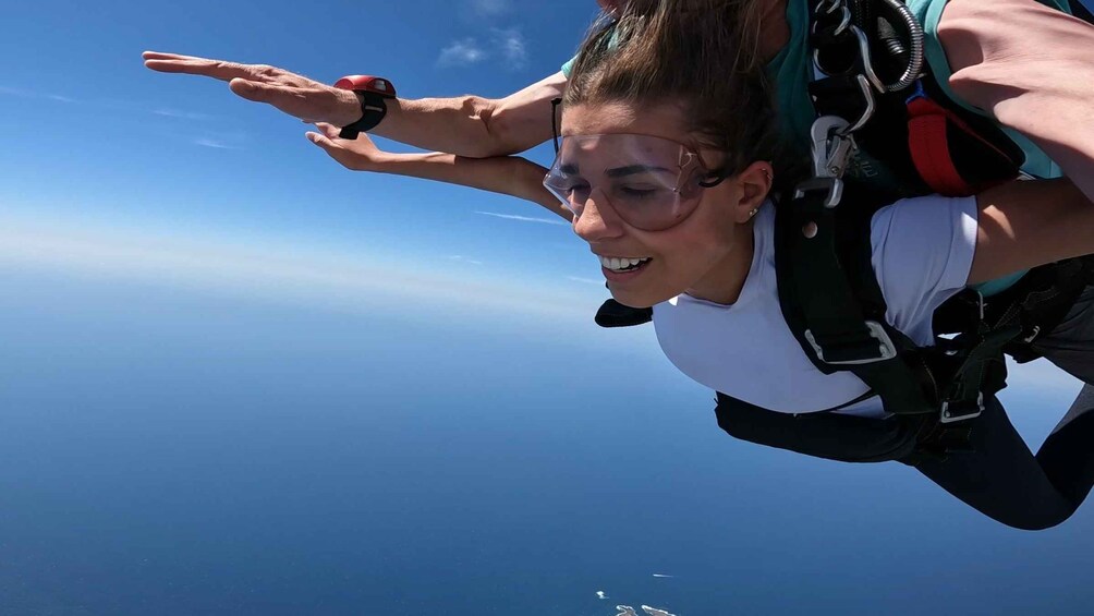 Picture 7 for Activity Sydney, Shellharbour: Skydive with Beachside Landing