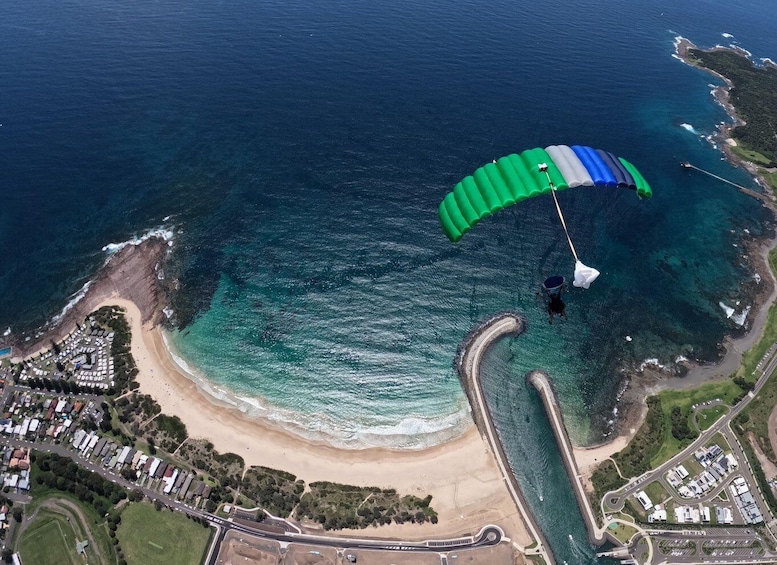 Sydney, Shellharbour: Skydive with Beachside Landing