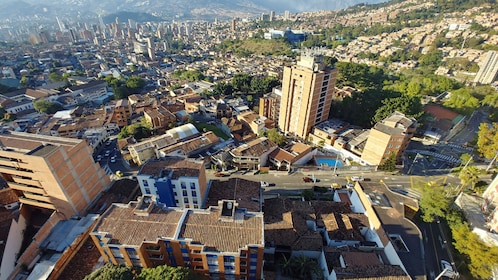 Medellin: Private 8-day Immersive Cultural Tour & Day Trips