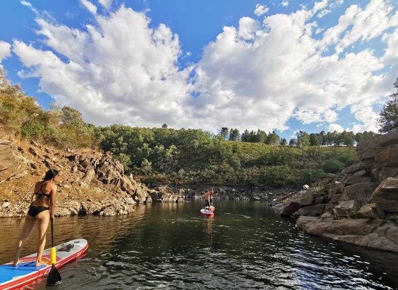 Picture 1 for Activity Extremadura: Paddle Surf Guided Tour on Valdecañas Reservoir