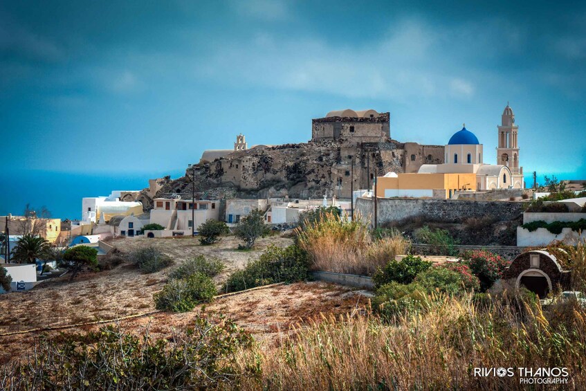 From Oia & Thera: Santorini Villages Guided Tour with Pickup