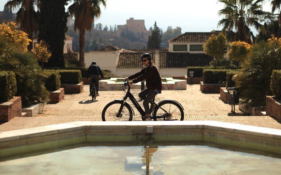 Picture 2 for Activity Granada: Highlights Tour by Electric Bike with Tapas Break