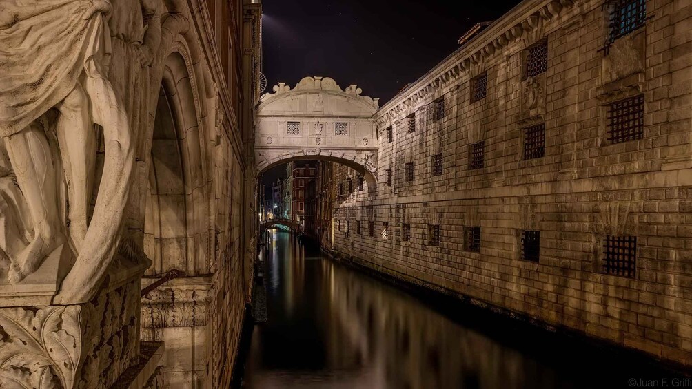 Picture 5 for Activity Venice: Sunset Gondola Ride & Guided Walking Tour