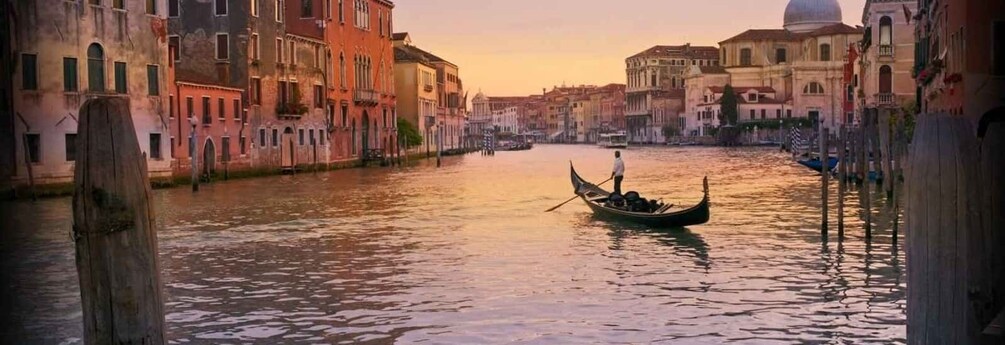 Venice: Sunset Gondola Ride & Guided Walking Tour