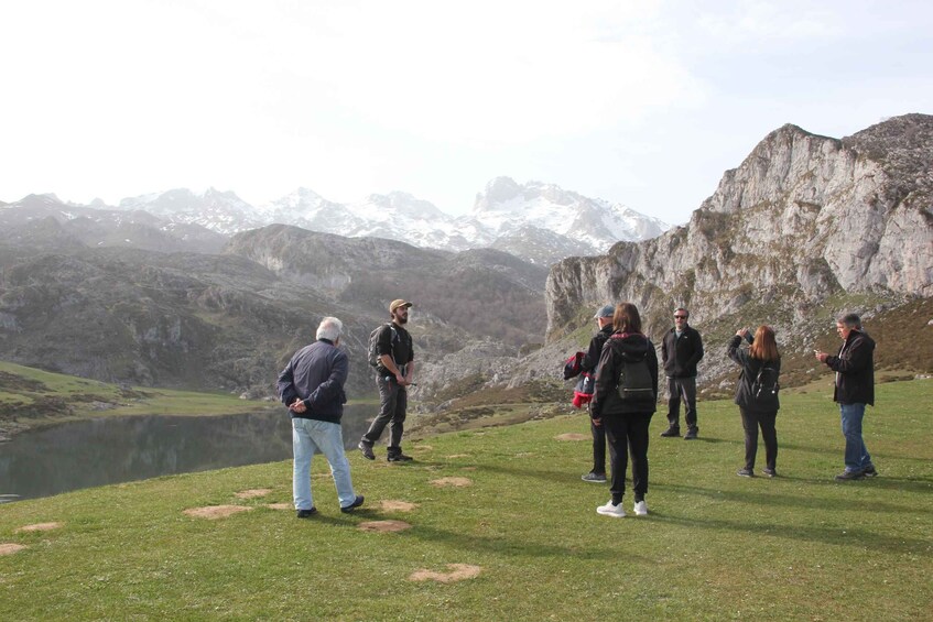 Picture 1 for Activity Arriondas: Covadonga Lakes Guided Tour