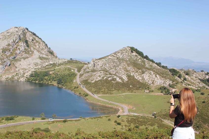 Picture 3 for Activity Arriondas: Covadonga Lakes Guided Tour