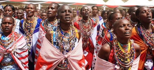 Kirahvikeskus, norsujen orpokoti ja Bomas of Kenya -kierros