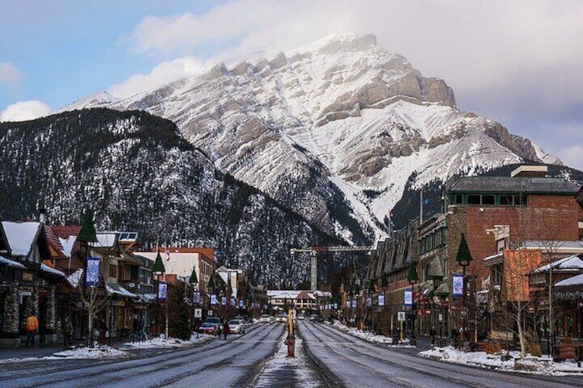 4 Days Deluxe Winter Rockies stay Fairmont Hotels Banff, Lake Louise Guided Tour