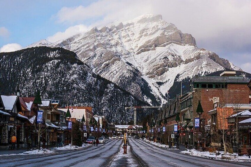 4 Days Deluxe Winter Rockies stay Fairmont Hotels Banff, Lake Louise Guided Tour