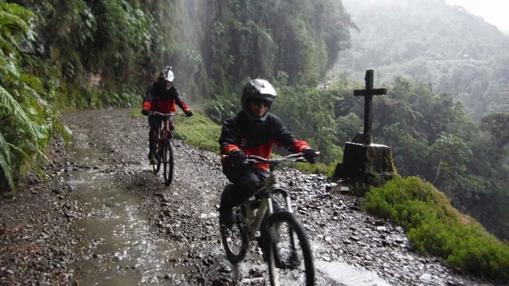 Picture 6 for Activity From La Paz: The World's Most Dangerous Road Biking Tour