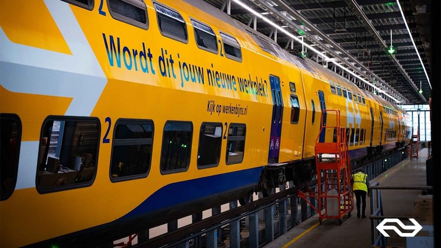 Amsterdam: Train Transfer Amsterdam from/to Leiden
