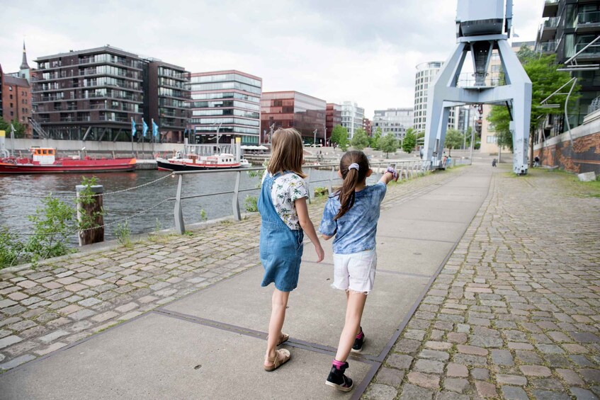 Picture 7 for Activity Düsseldorf: City Exploration Game for Kids with Geolino