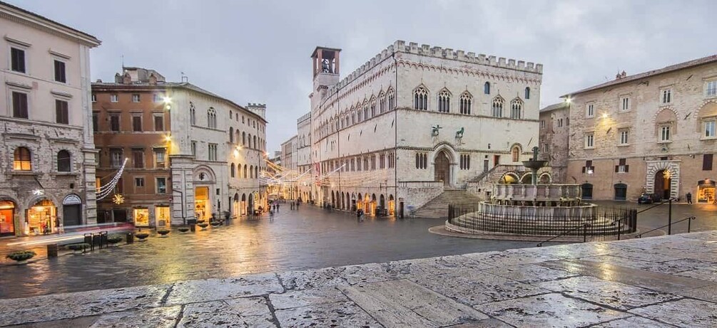 Picture 3 for Activity Perugia Guided Tour + Lunch + Perugina chocolate house tour