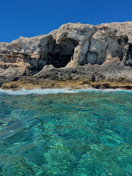Syracuse: Ortigia Island and Sea Caves Boat Tour with Drinks