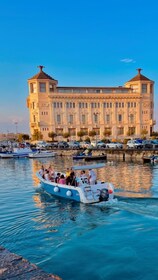 Siracusa: Isola di Ortigia e Grotte Marine in barca con Prosecco