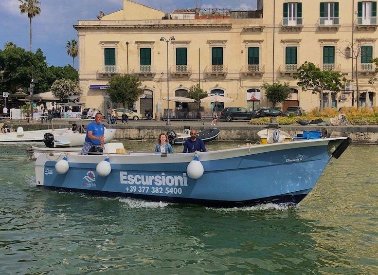 Picture 5 for Activity Syracuse: Ortigia Island and Sea Caves Boat Tour with Drinks