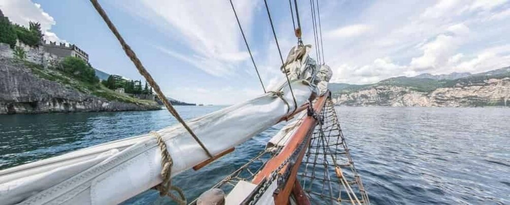 MORNING CRUISE WITH YOGA & RELAX ON HISTORICAL SAILBOAT