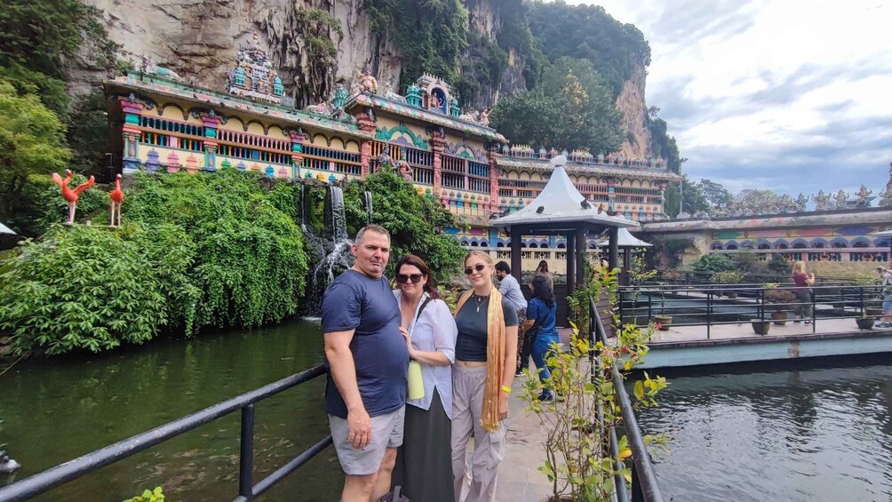 Picture 1 for Activity Kuala Lumpur: Batu Caves, Thean Hou Temple & National Mosque