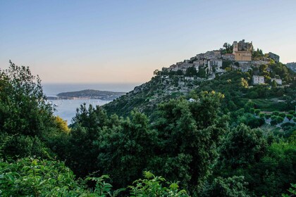 Èze : Visite guidée à pied dans un village privé