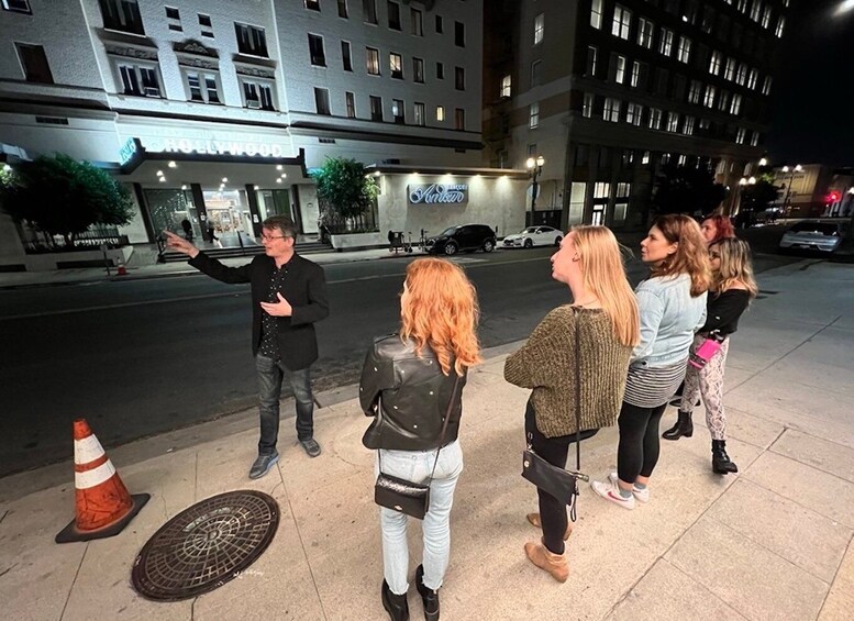 Los Angeles: Downtown Hollywood Guided Ghost Walking Tour