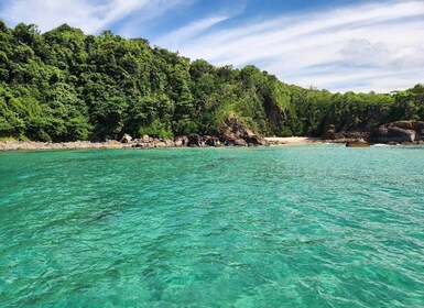 Sightseeing och snorkling i Khaolak med liten grupp