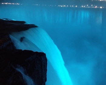 Tragic stories of Niagara with Illumination/Fireworks Tour