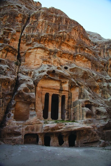 Petra, Wadi Rum & Aqaba 3D/2N Tour