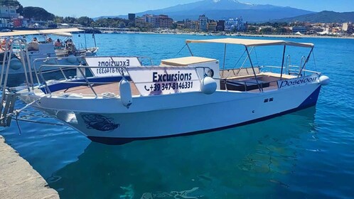 Giardini Naxos Taormina: tour on boat white lotus