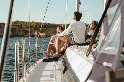 Portimao : Voilier de luxe au coucher du soleil croisière