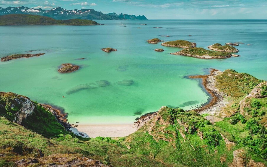 Picture 9 for Activity From Tromsø: Kayak trip with lunch and sauna at Sommarøy