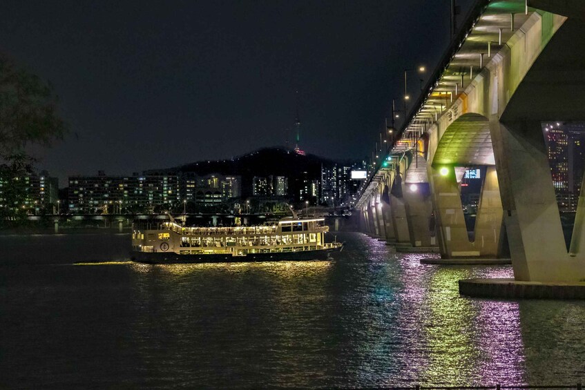 Picture 11 for Activity Seoul: Han River Guided Night Cruise and Hangang Park Picnic